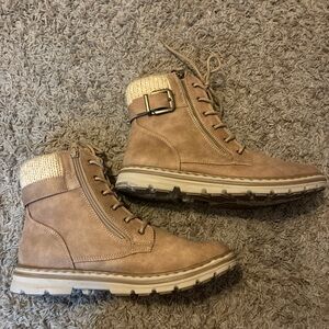 Cliffs by WHITE MOUNTAIN Brown Lace Up Boots with Knit Cuff *wore one time!